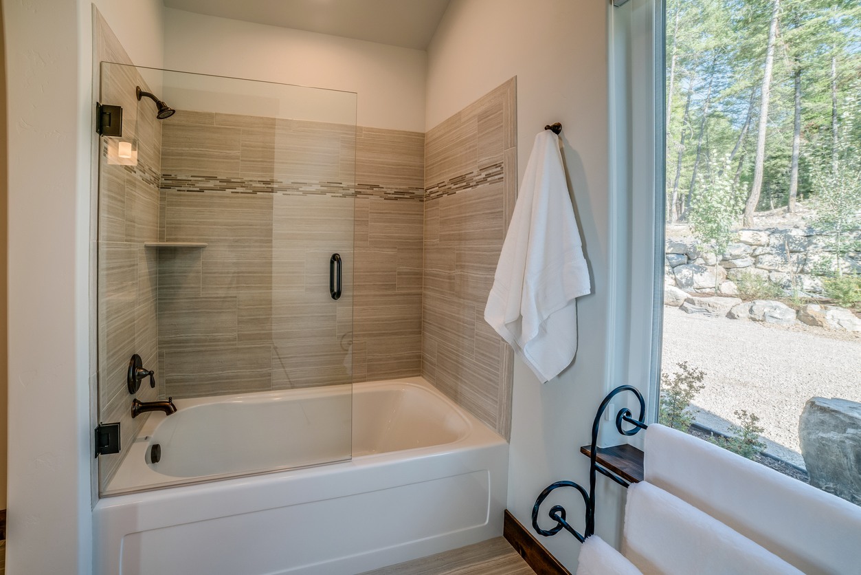 Shower & Tub Repair in Country Walk